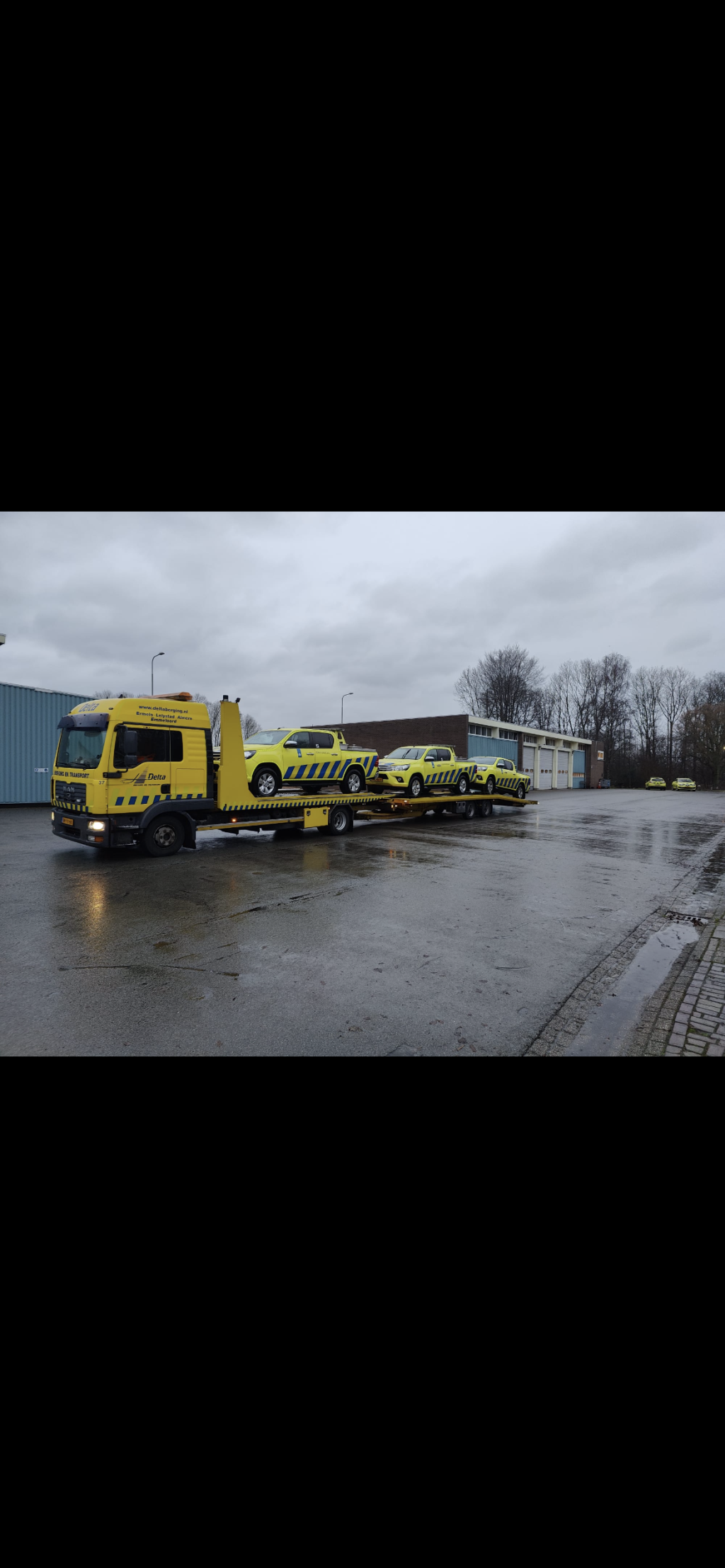 Transportwagen in de regen